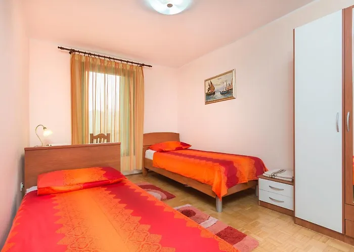 Apartament Sisplac *